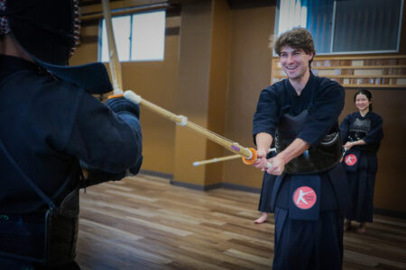 Fun kendo experience with smiling participants in Tokyo